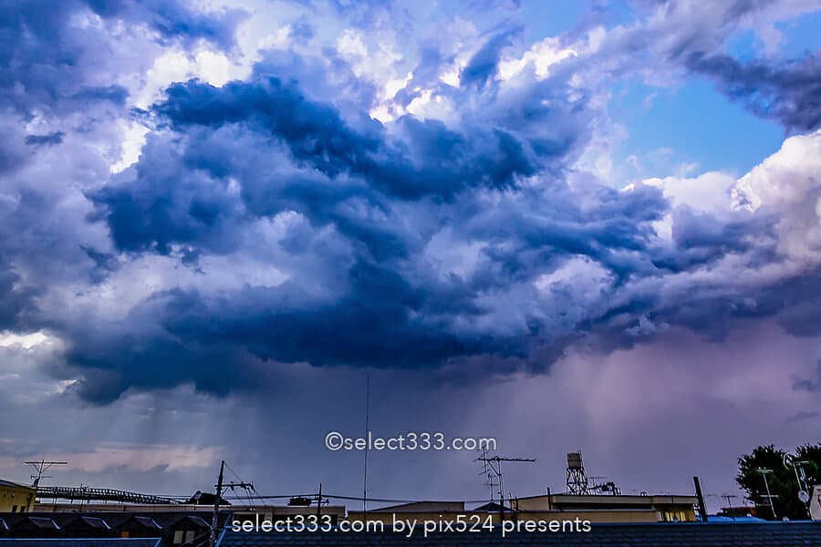 ゲリラ豪雨の雨柱を撮ってみよう雲から落ちる雨の様子を撮影局地豪雨と雨の柱撮影