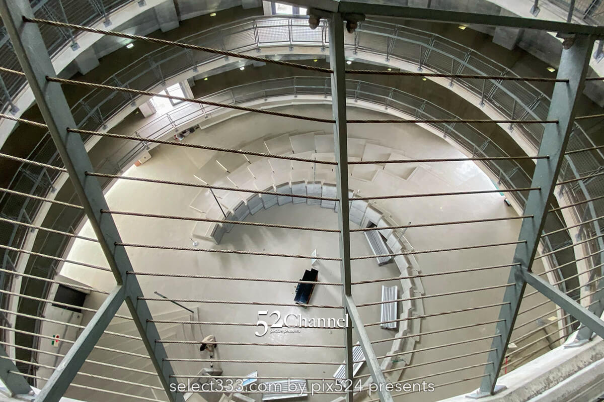 海のピラミッド：三角港に輝く絶景建築の魅力！観光と撮影ポイント！螺旋階段撮影スポット
