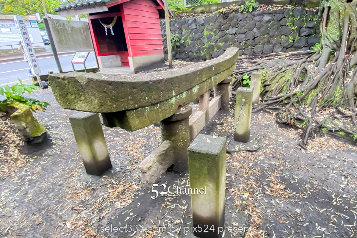 黒神埋没鳥居：1日で灰に埋まった鳥居の姿！観光・撮影スポット！桜島噴火の爪痕とは？