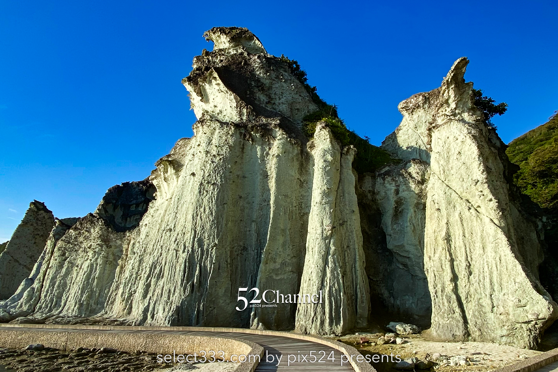 仏ヶ浦:圧巻の景観 〜自然が生んだ彫刻に圧倒される景勝地!青森県下北半島で体感する絶景