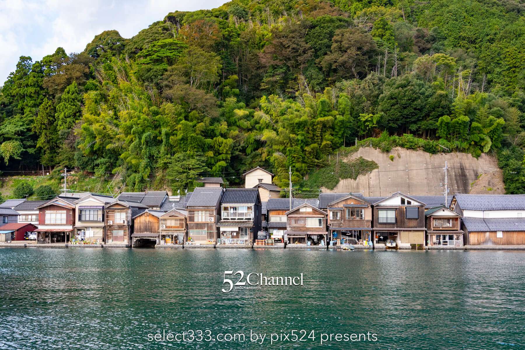 伊根の舟屋:海と暮らす町 絶景の観光地と撮影ポイント!見どころ・アクセス・混雑ガイド