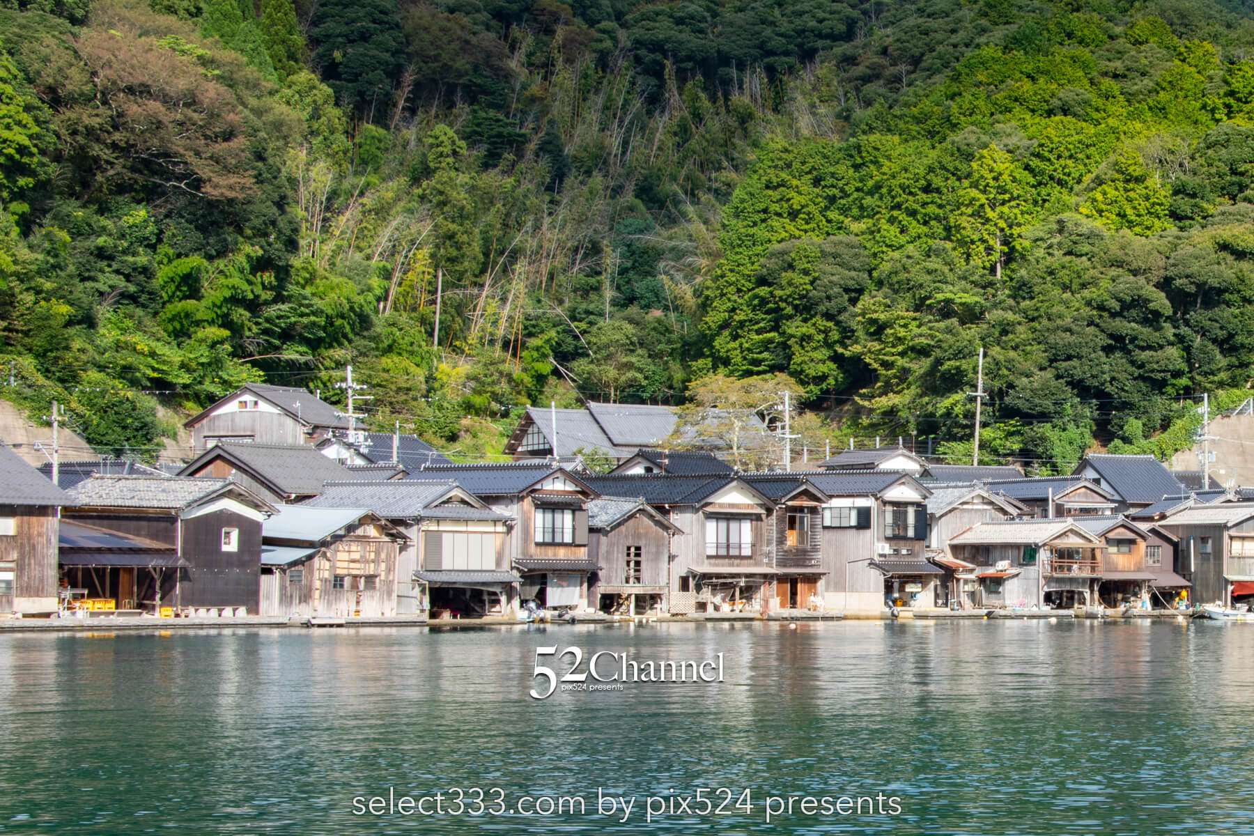 伊根の舟屋:海と暮らす町 絶景の観光地と撮影ポイント!見どころ・アクセス・混雑ガイド