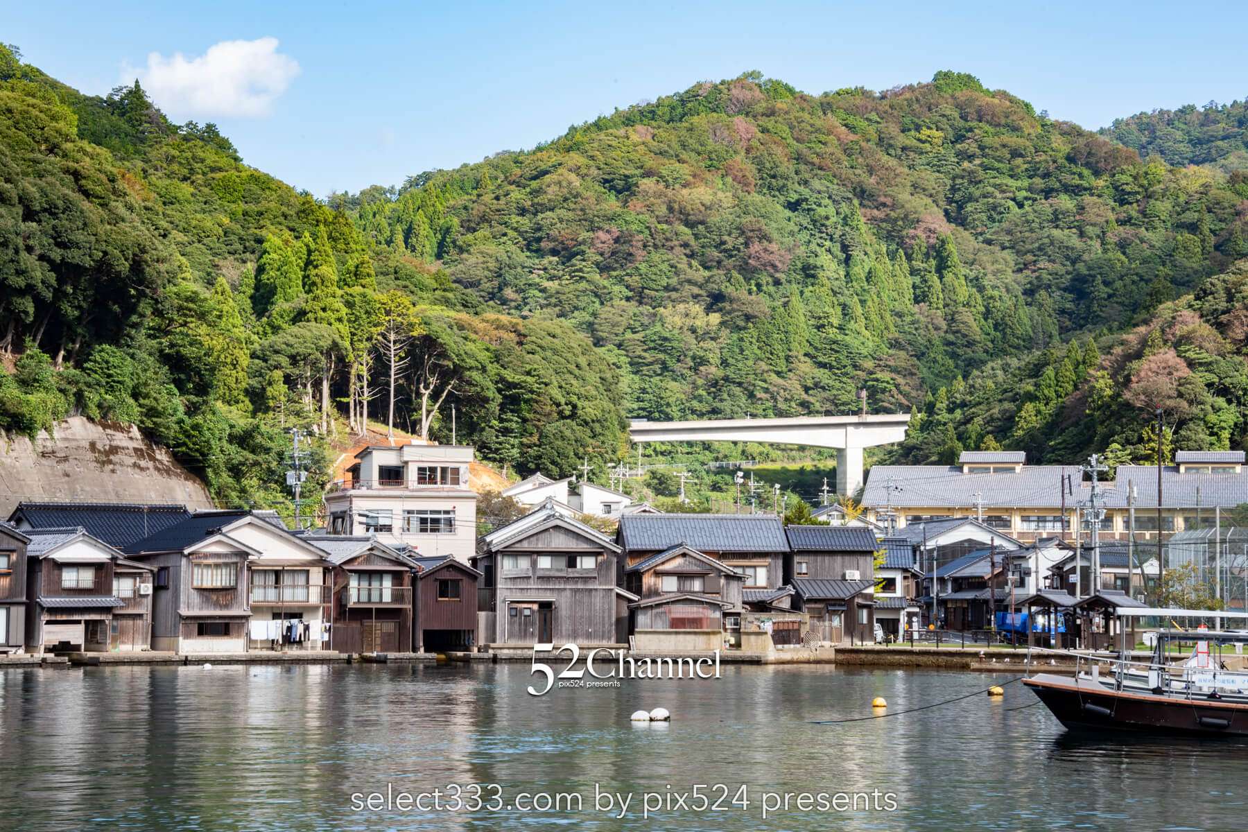 伊根の舟屋:海と暮らす町 絶景の観光地と撮影ポイント!見どころ・アクセス・混雑ガイド