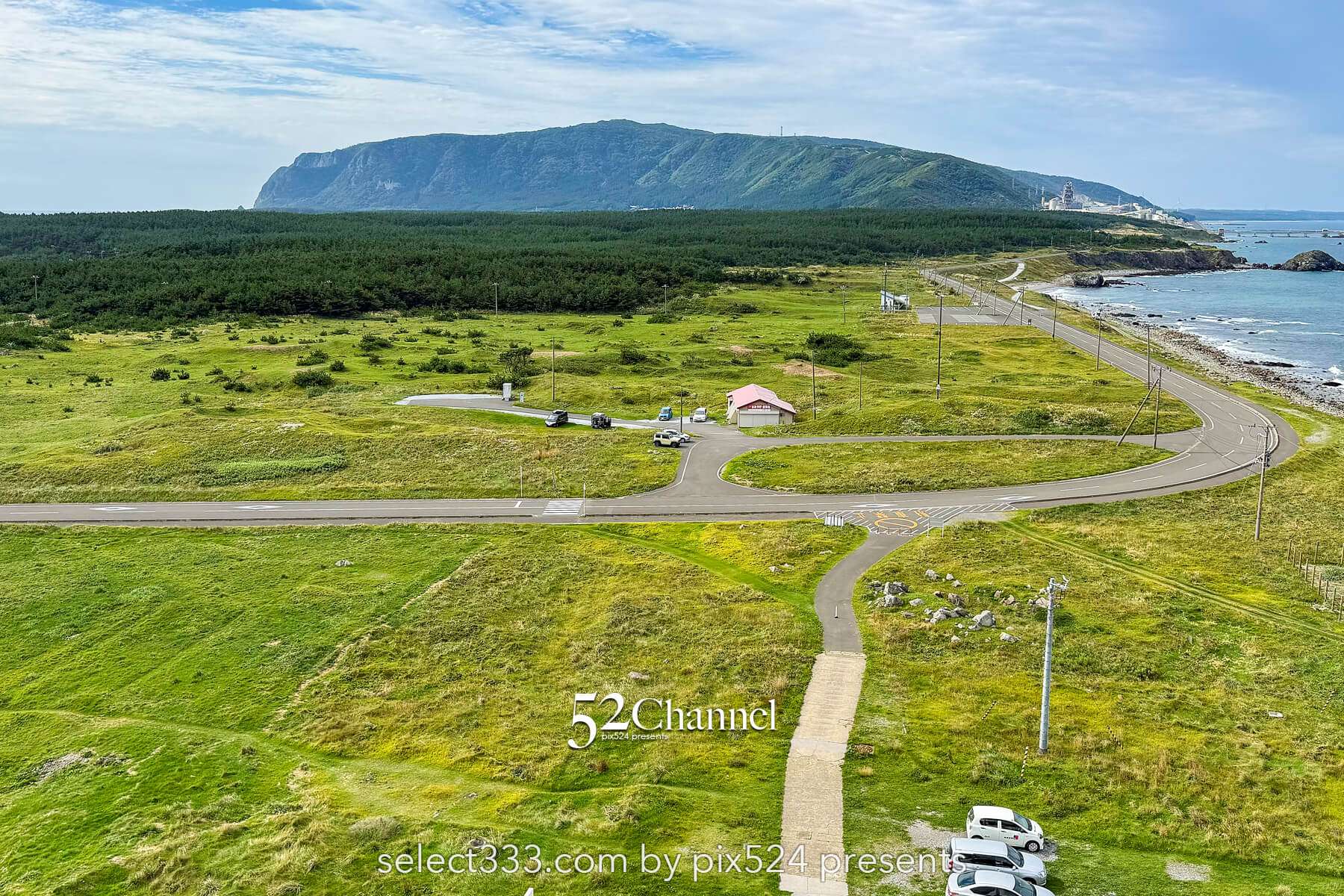 尻屋崎：本州最北東端の秘境感あふれる絶景岬！観光・撮影ポイント！尻屋崎灯台と寒立馬