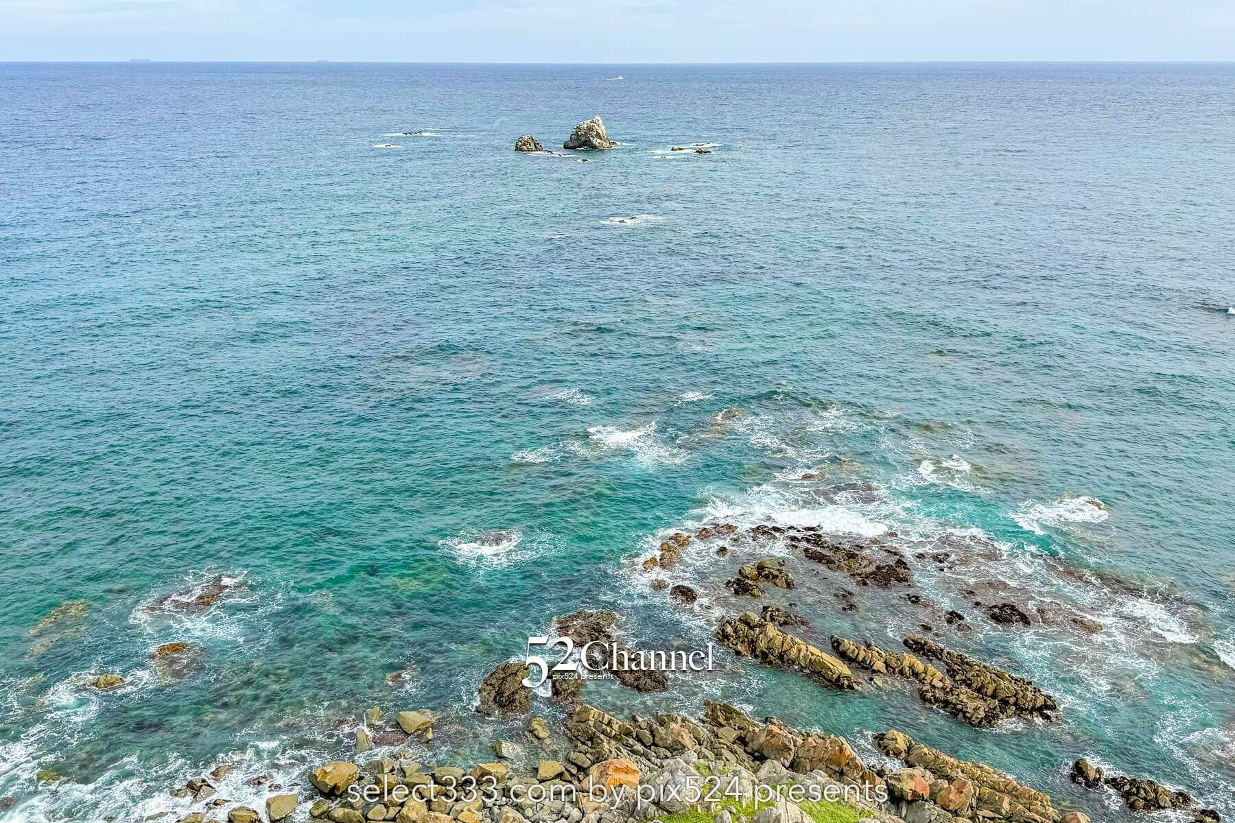 尻屋崎：本州最北東端の秘境感あふれる絶景岬！観光・撮影ポイント！尻屋崎灯台と寒立馬