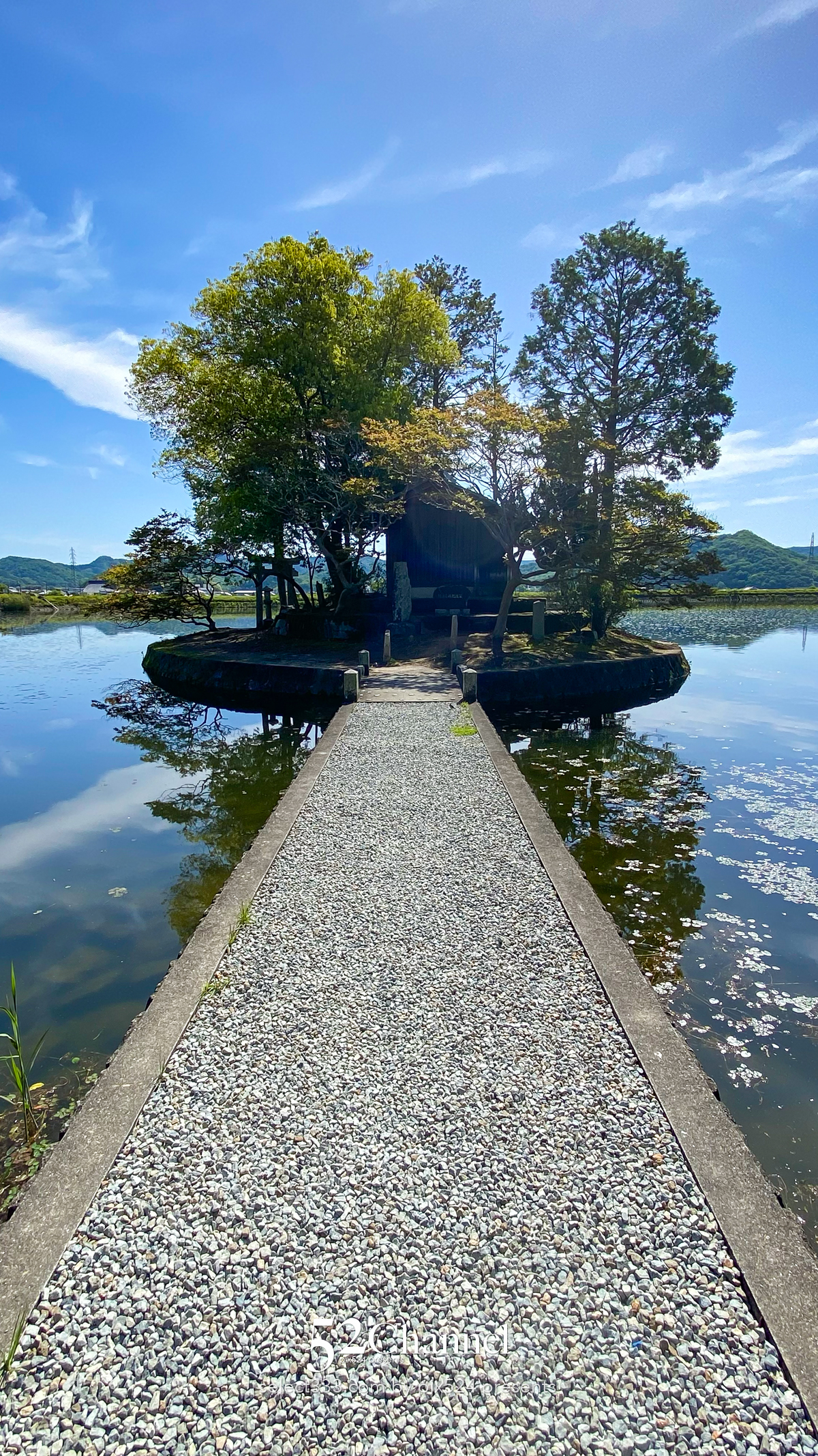 「須濱神社のリフレクション・姫路市 須濱神社の鳥居」
須濱神社：兵庫県姫路市にある水に浮かび美しく映える神社！ご利益のあるパワースポット