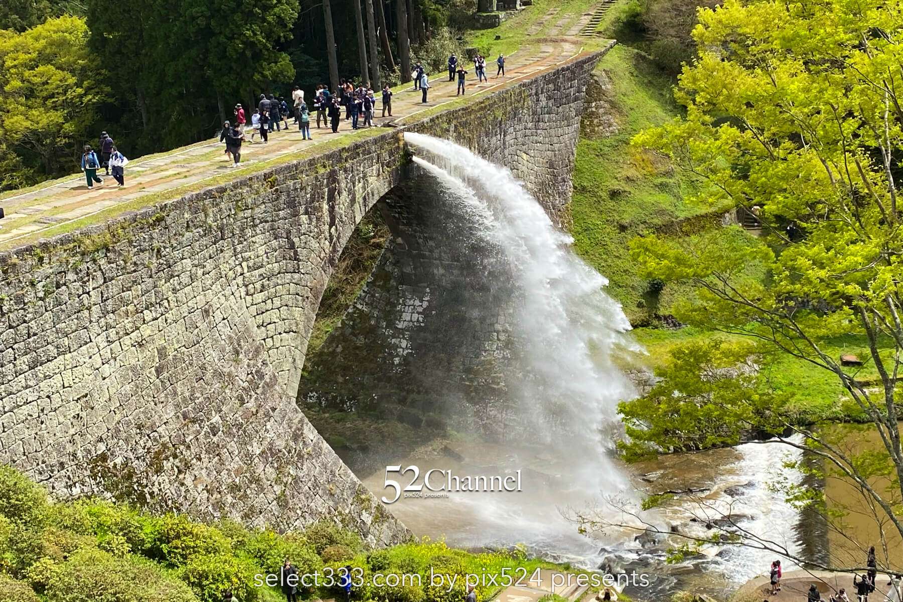 通潤橋：絶景の放水シーン見どころと魅力・撮影ポイント！放水時間・混雑状況と観光ガイド