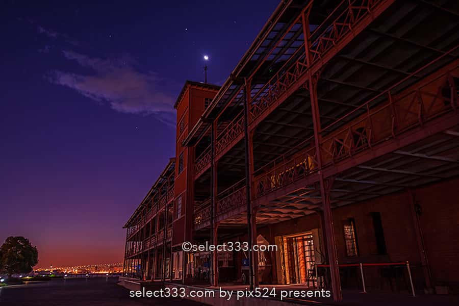 横浜赤レンガ倉庫の夜景撮影！煉瓦造りの歴史的建造物の風景！横浜の美しい被写体！
