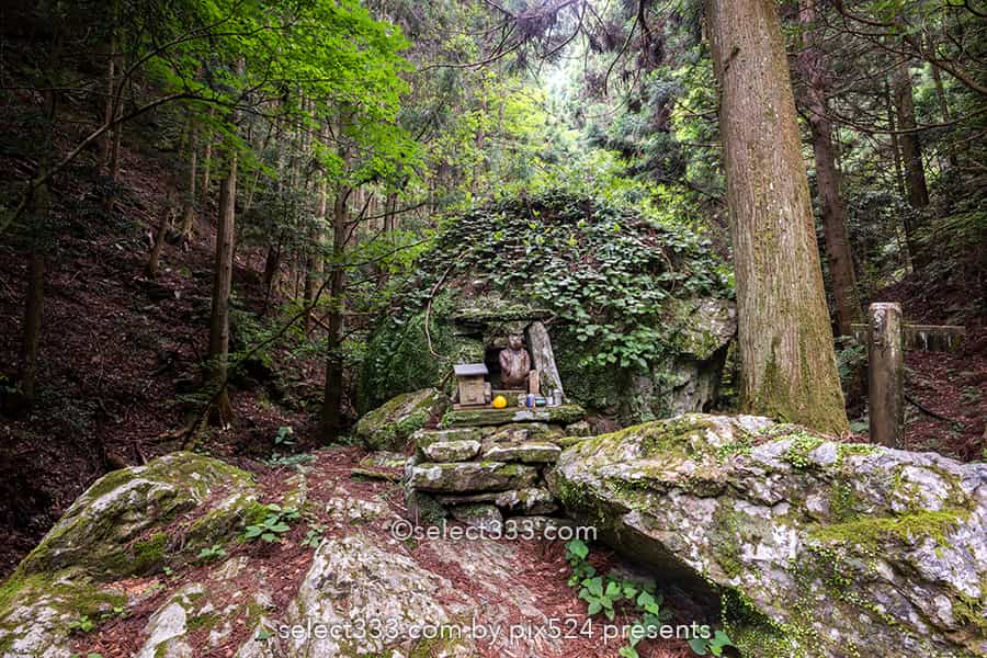 雨乞の滝:雄滝・雌滝の共演が美しい夫婦滝の風景!徳島県の名爆!山間に見られる数々の滝