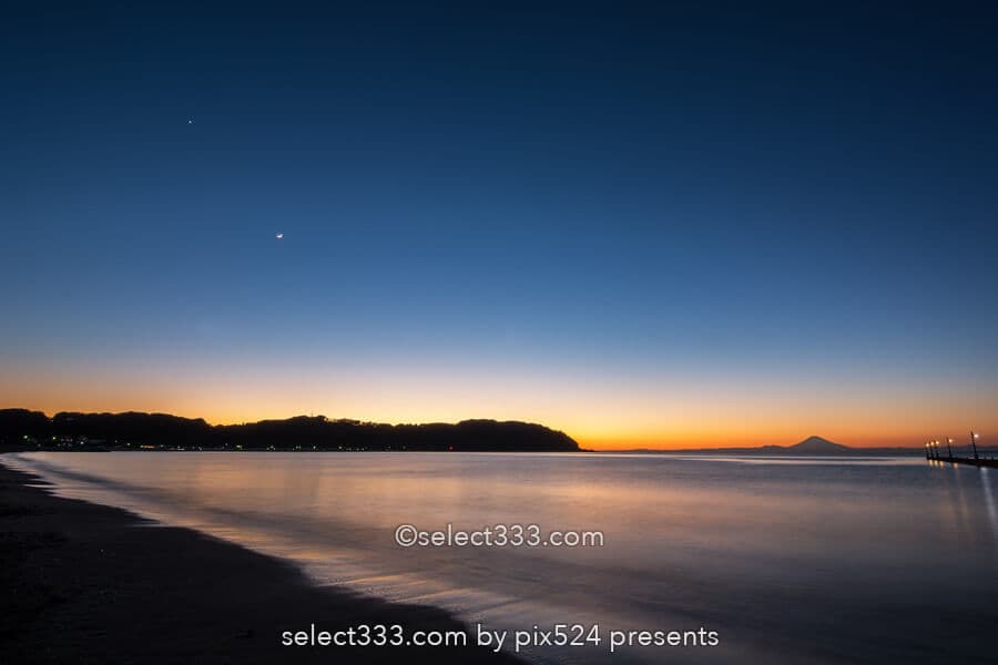 原岡桟橋の夕焼けと薄明の撮影!海に伸びる桟橋と富士山の風景!人気夕陽スポット原岡海岸