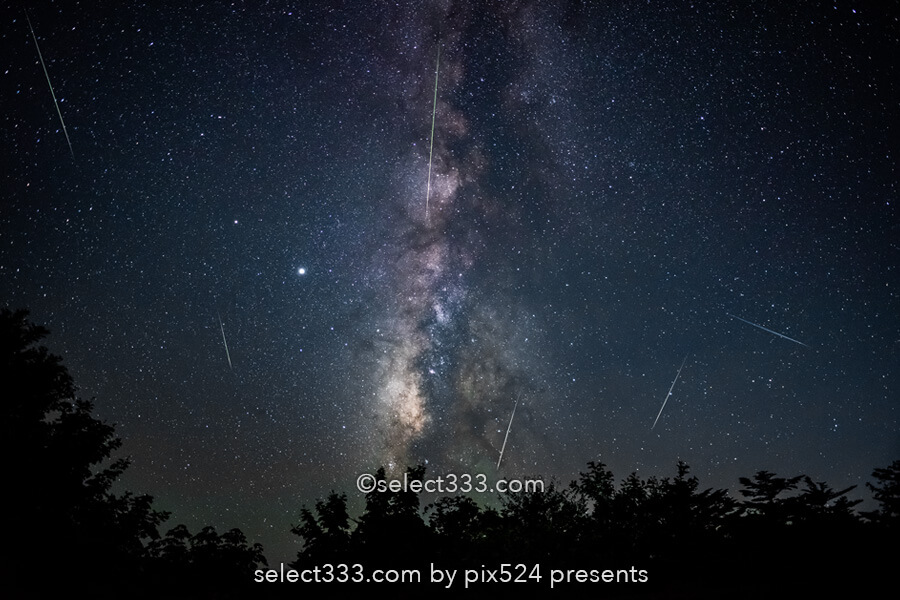 石鎚山土小屋駐車場から撮影する天の川とペルセウス座流星群！愛媛県の天の川撮影スポット