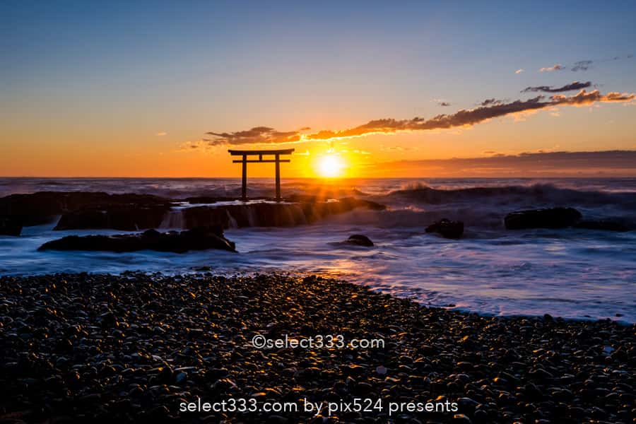 神磯の鳥居と朝日の撮影！大洗磯前神社・海からの日の出と朝焼け！パワースポットの風景