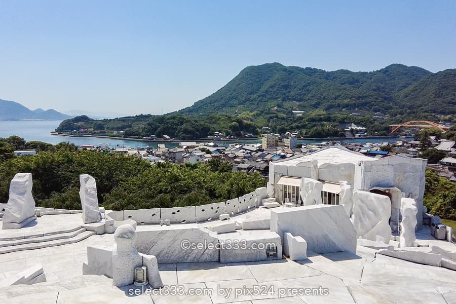 未来心の丘：地中海の雰囲気が味わえる広大な大理石の丘の景色！しまなみ海道の観光地