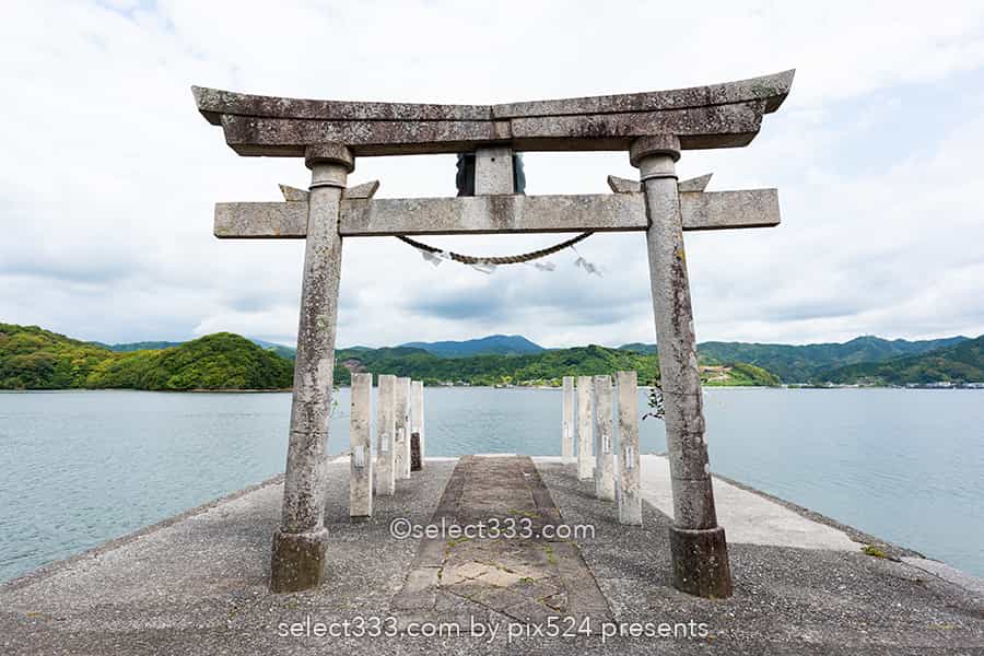 鳴無神社の風景：海からの参道と絶景鳥居！縁結びに御利益ある社！須崎市のパワースポット