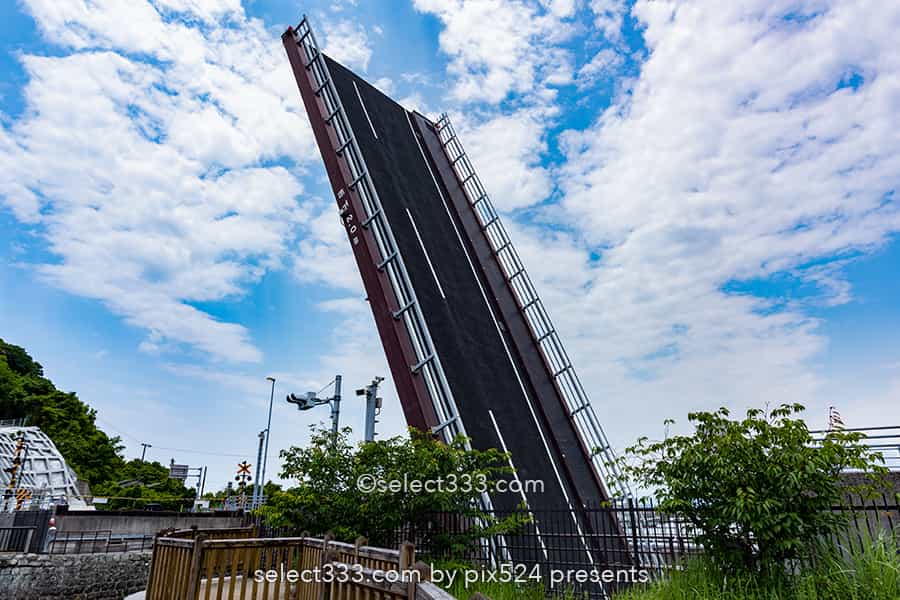 手結港可動橋：迫力ある動く橋！高知県香南市の跳ね橋がある風景！いつ開閉する？