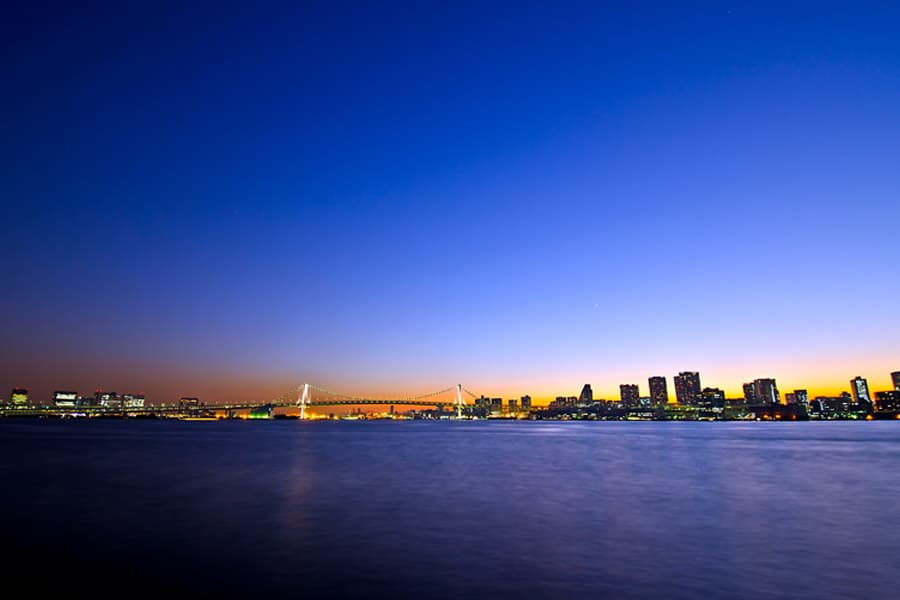 豊海埠頭の夕景・夜景の撮影！レインボーブリッジと東京湾の眺望！東京の水辺撮影地
