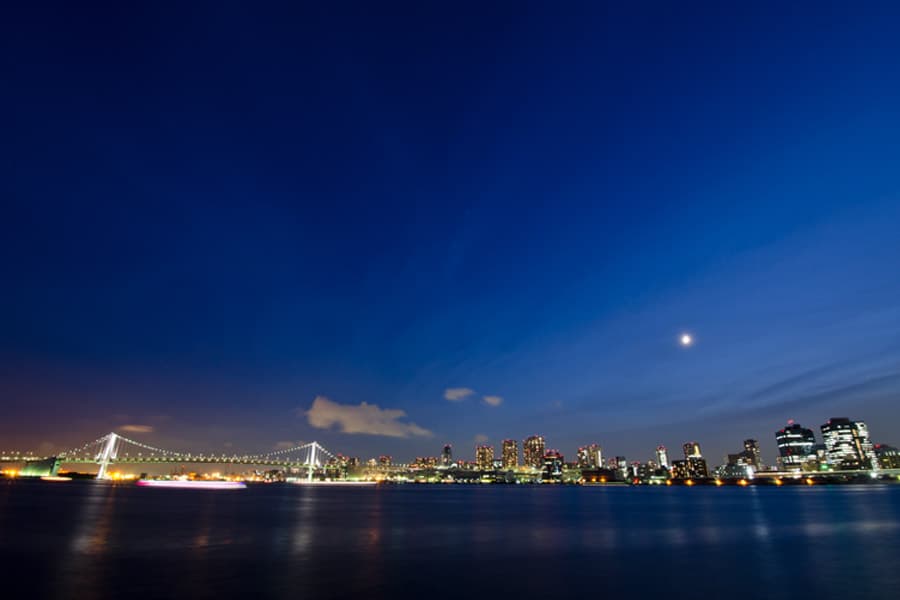 豊海埠頭の夕景・夜景の撮影！レインボーブリッジと東京湾の眺望！東京の水辺撮影地