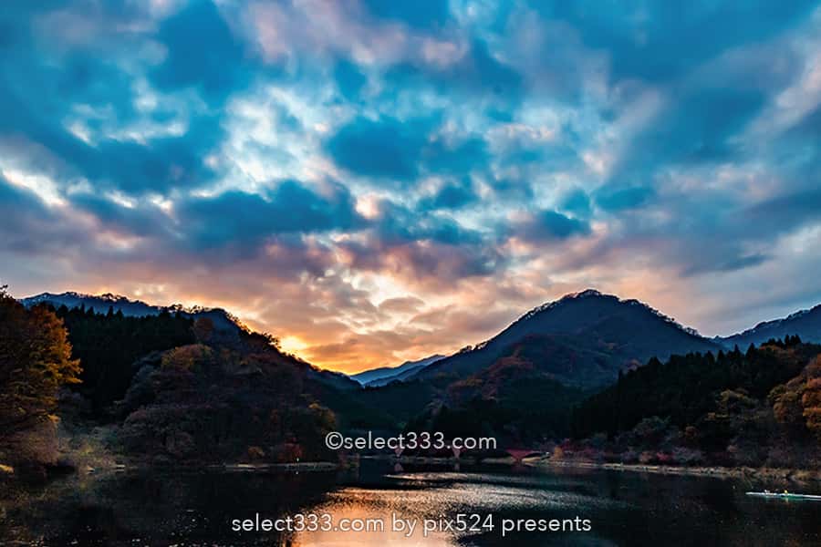 碓氷湖の秋の風景！夕焼け空が美しい安中の紅葉撮影スポット！群馬県の紅葉撮影地