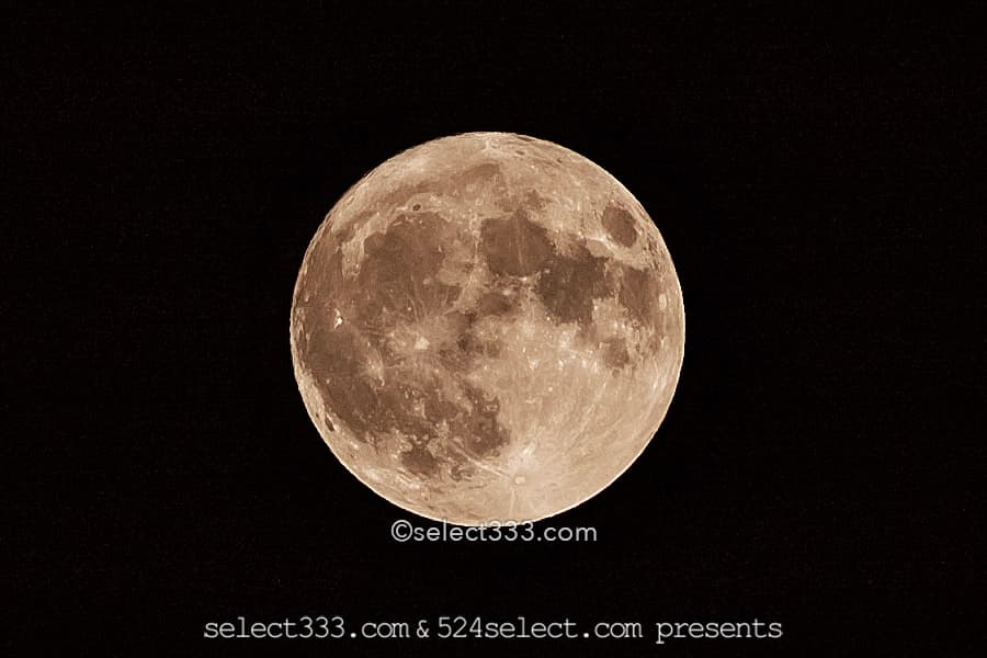 月の撮影方法【月のアップ撮影】月のクレーターを綺麗に写すには？雲を入れた構図