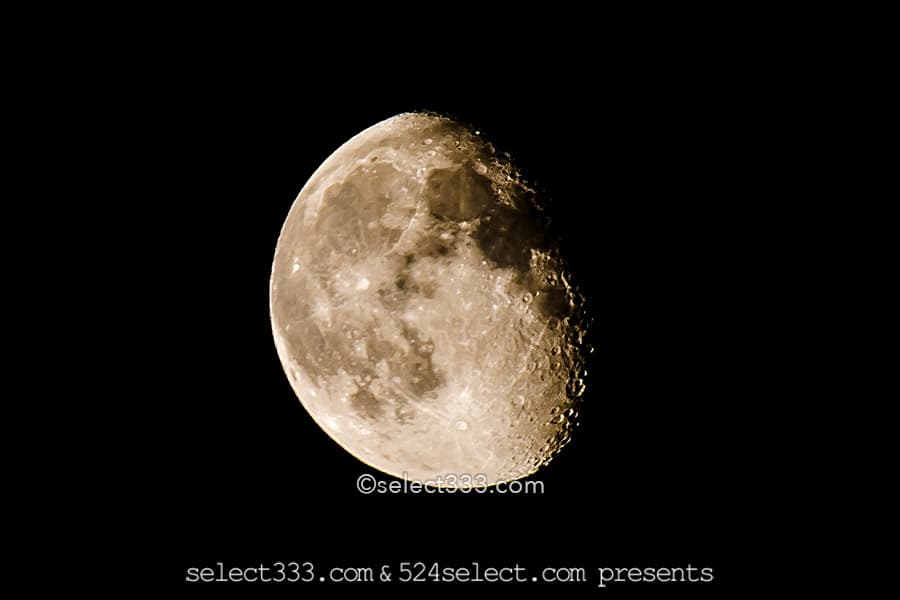 月の撮影方法【月のアップ撮影】月のクレーターを綺麗に写すには？雲を入れた構図