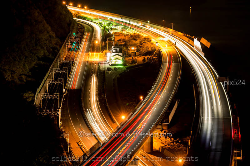 車の光跡を撮ろう 長時間露光で車の光跡を写す夜景写真撮影法 光跡写真の撮影方法