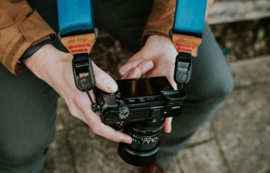 おススメのカメラストラップは？機能性やファッション性で選ぼう！一眼レフやミラーレス