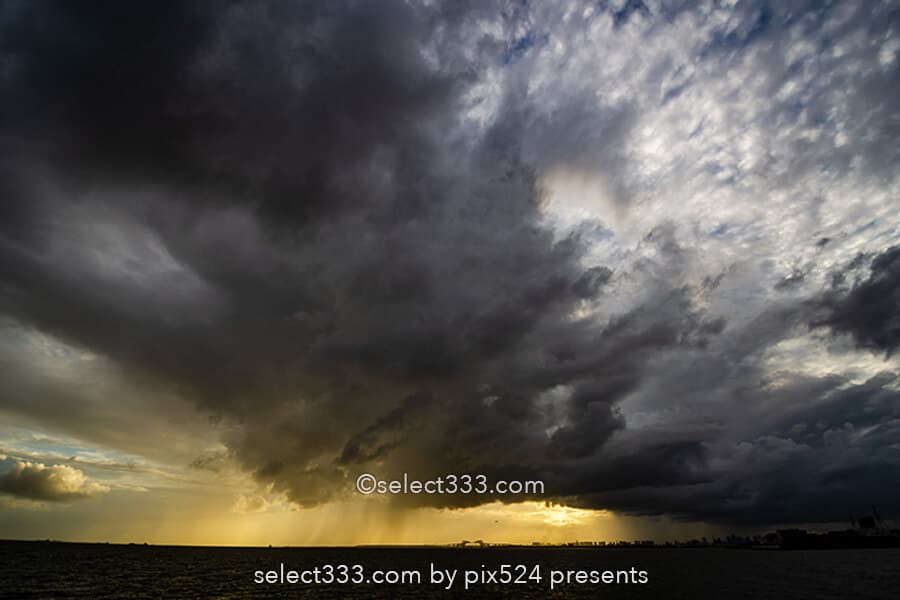ゲリラ豪雨の雨柱を撮ってみよう！雲から落ちる雨の様子を撮影！局地豪雨と雨の柱撮影