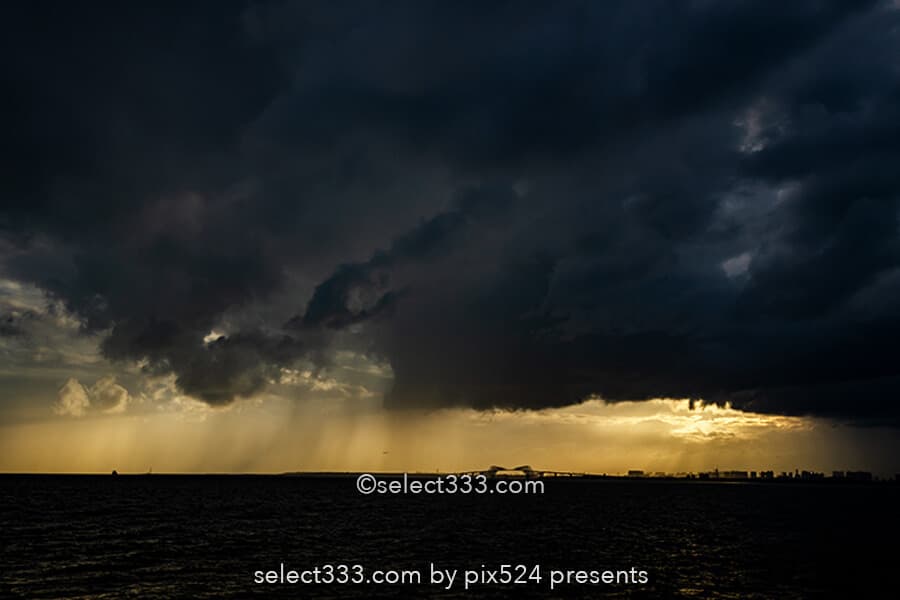 ゲリラ豪雨の雨柱を撮ってみよう！雲から落ちる雨の様子を撮影！局地豪雨と雨の柱撮影