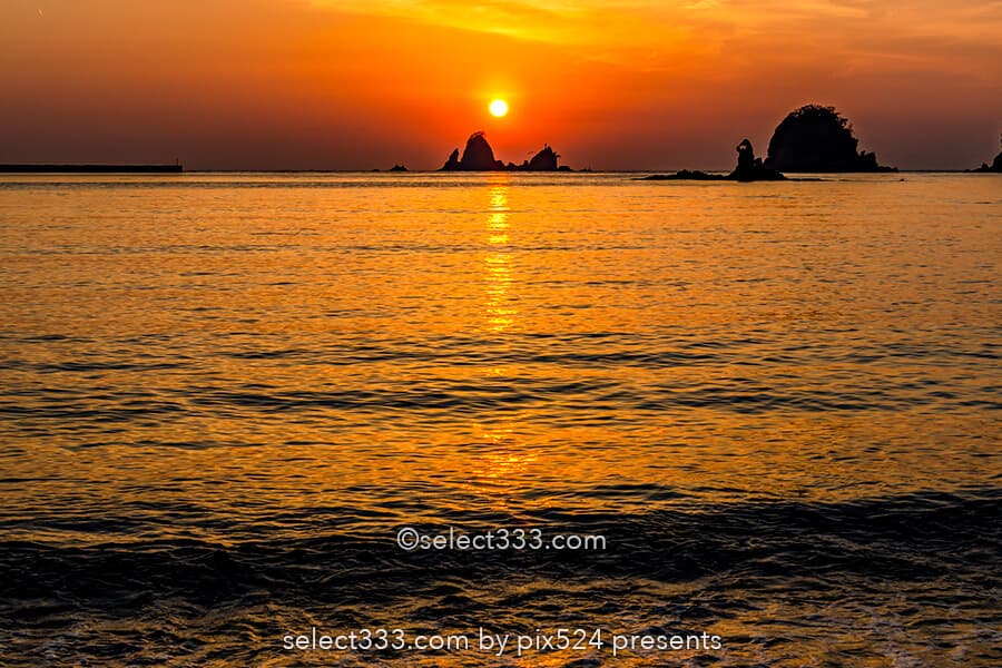 太陽の光の道を撮影！海面や水面に現れる朝日や夕日の光の道！太陽と海の道の撮影方法