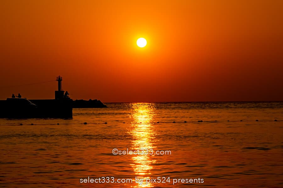 太陽の光の道を撮影！海面や水面に現れる朝日や夕日の光の道！太陽と海の道の撮影方法