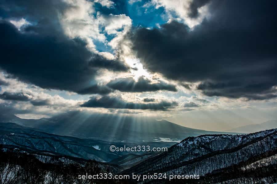 天使の梯子の撮影方法!雲の隙間の光芒・薄明光線の発生条件!幻想的な風景撮影