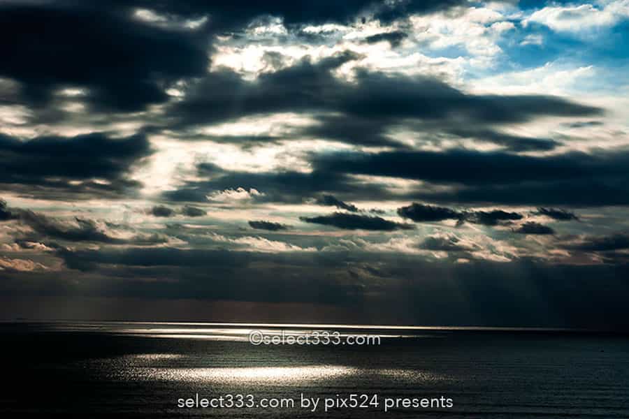 天使の梯子の撮影方法!雲の隙間の光芒・薄明光線の発生条件!幻想的な風景撮影